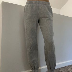 Brandy Melville John Galt Rosa Sweatpants Light Heathered Grey